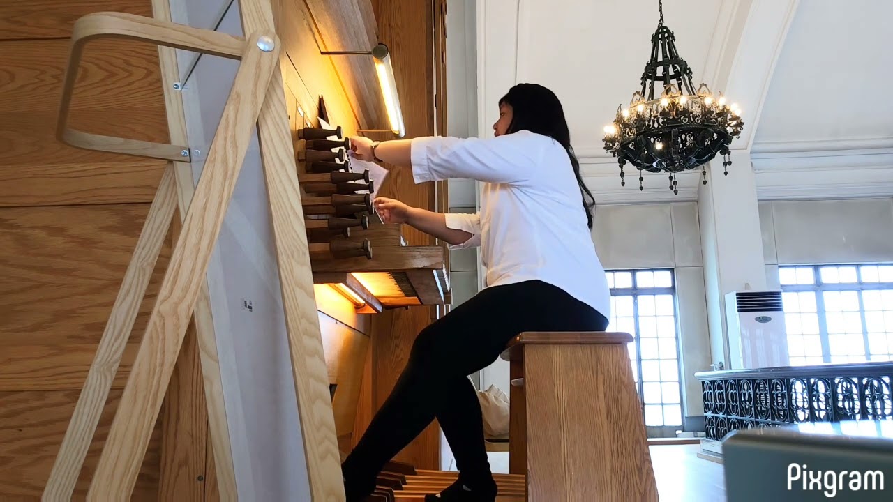 Johann Fischer- Exercise in G minor and Prelude in D major (from Orgelschule by Ernst Kaller)