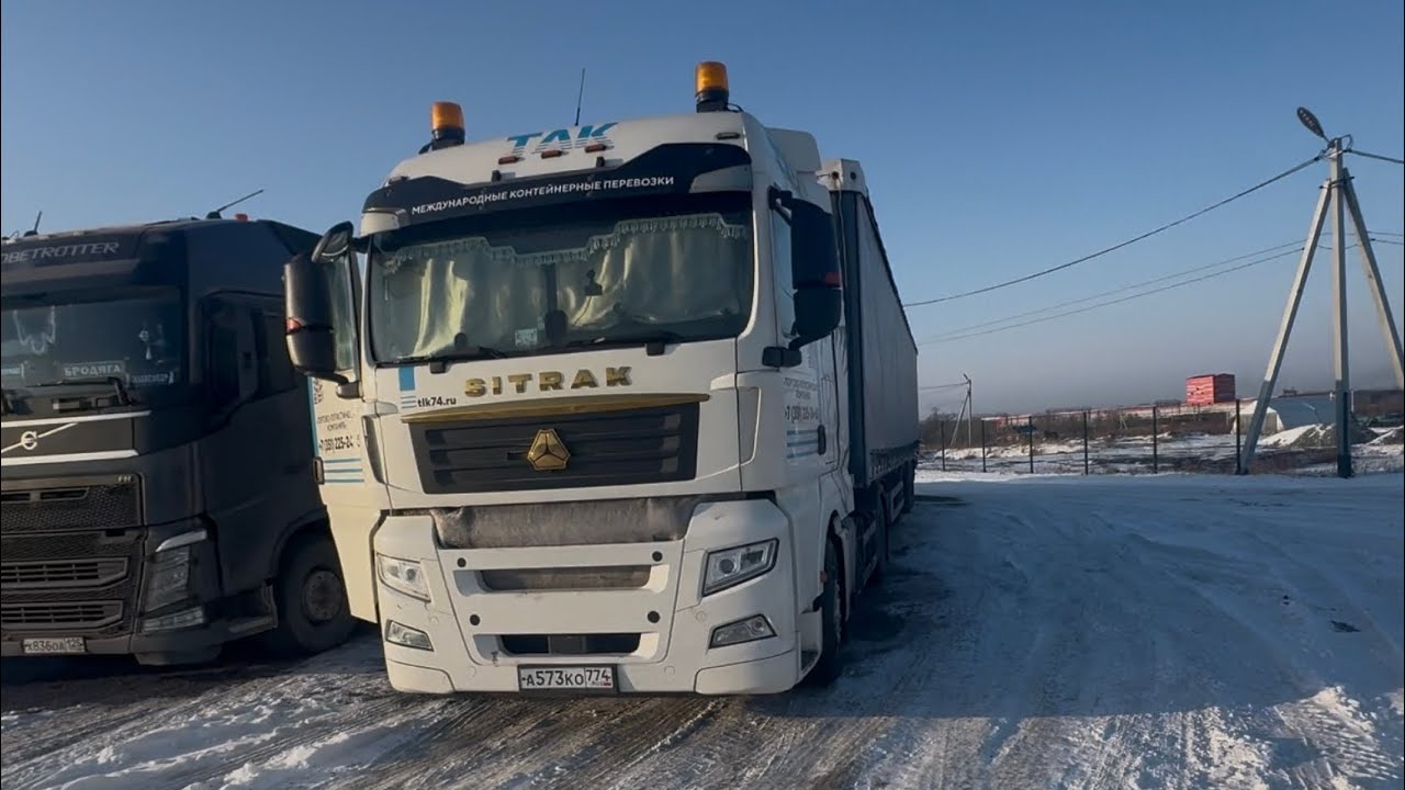 Дальнобой на восток 🚚 открылась крыша прицепа на ходу 😳