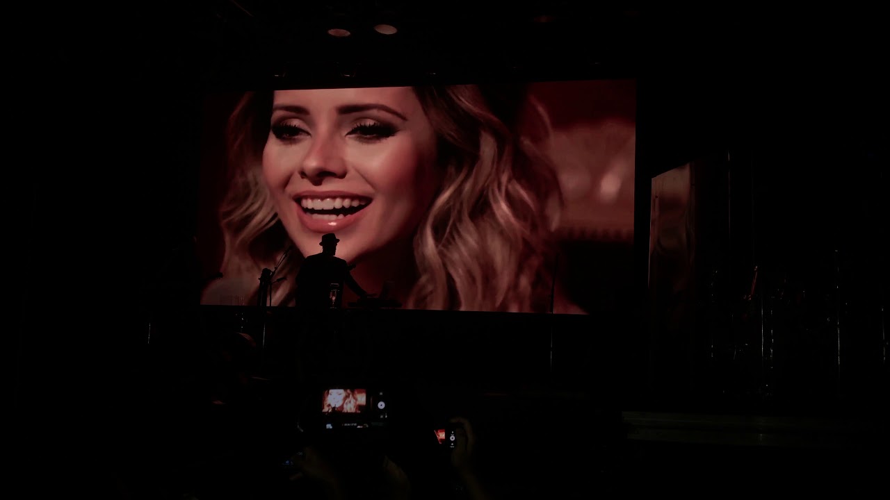 Sandy é homenageada em festa de 12 anos do portal Pop Line + Aquela dos 30