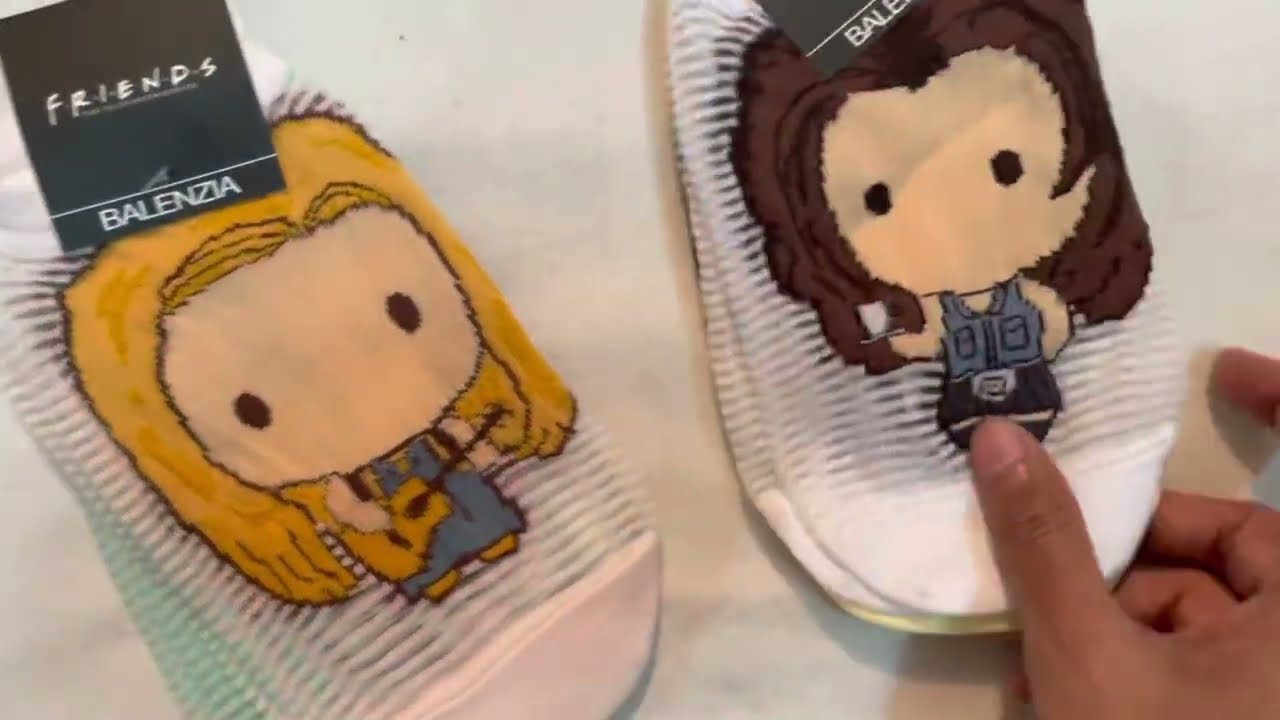 Friends Socks Unboxing || Balenzia Socks Quick review || Friends Character Socks Honest Review 😍