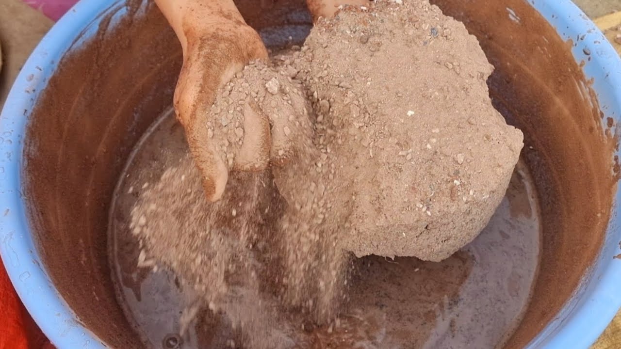 Gritty Red Dirt Crumbling in Water 💦 Sleepaid Satisfying #asmrcommunity #satisfying