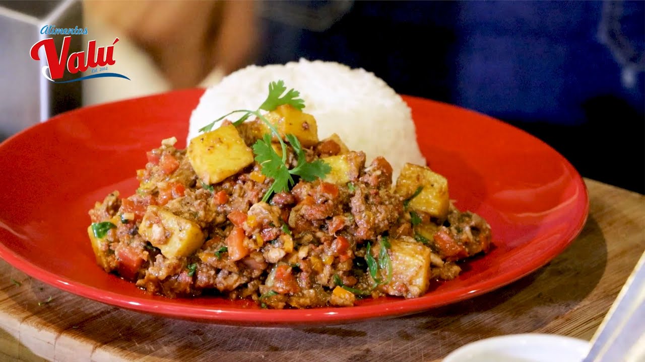 SALTADO DE ENTERO DE ANCHOVETA VALUFISH CON SALCHICA HUACHANA