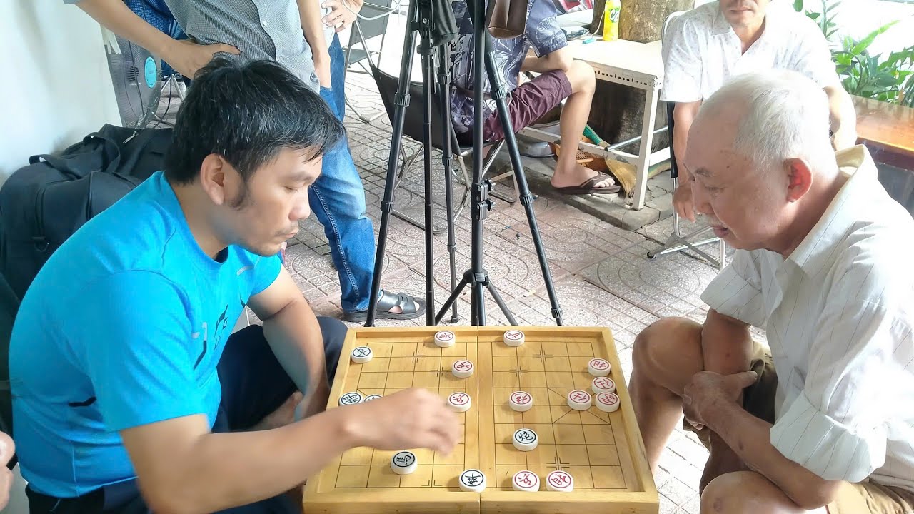 ĐẦU NĂM CHÚ VIỆT ĐẠP XÍCH LÔ LÊN KIẾM MINH LA ĐỂ LẤY LỘC ĐẦU NĂM VÀ CÁI KẾT... QUYẾT LIỆT ,HÀI HƯỚC 
