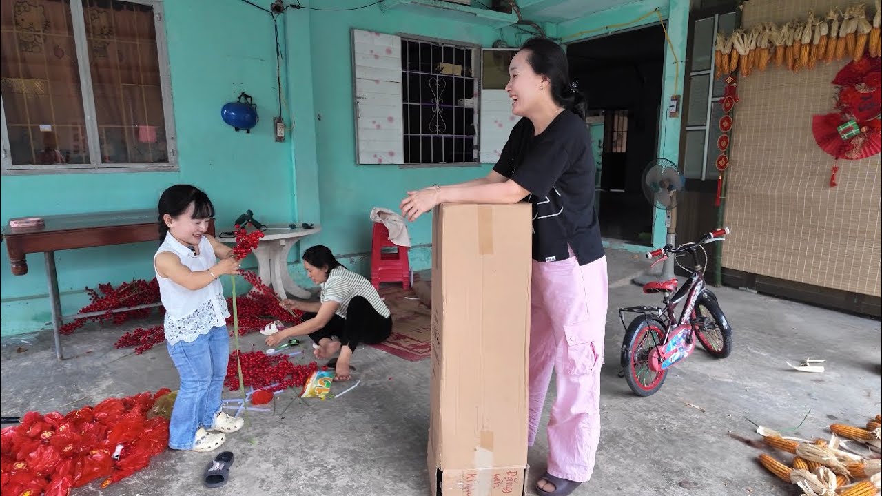 Câu Chuyện Trang Trí Ngày Tết 3 Chị Em Gái Nhà Ut Mini Bất Đồng Quan Điểm Không Khí Rộn Ràng. 