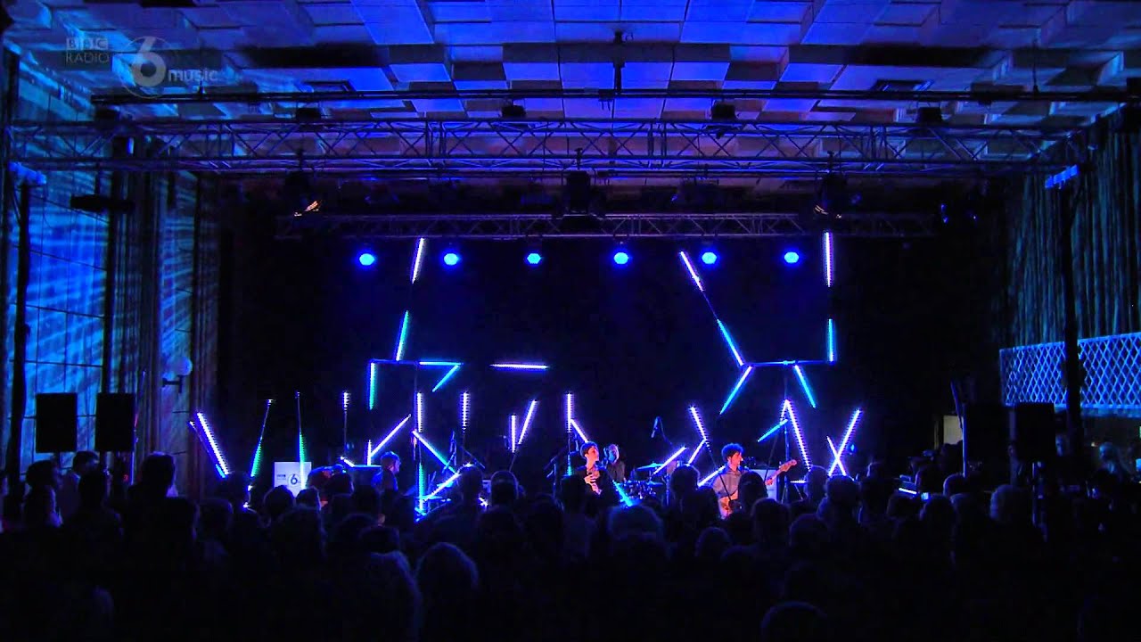 Poliça - Chain My Name - 6 Music Live