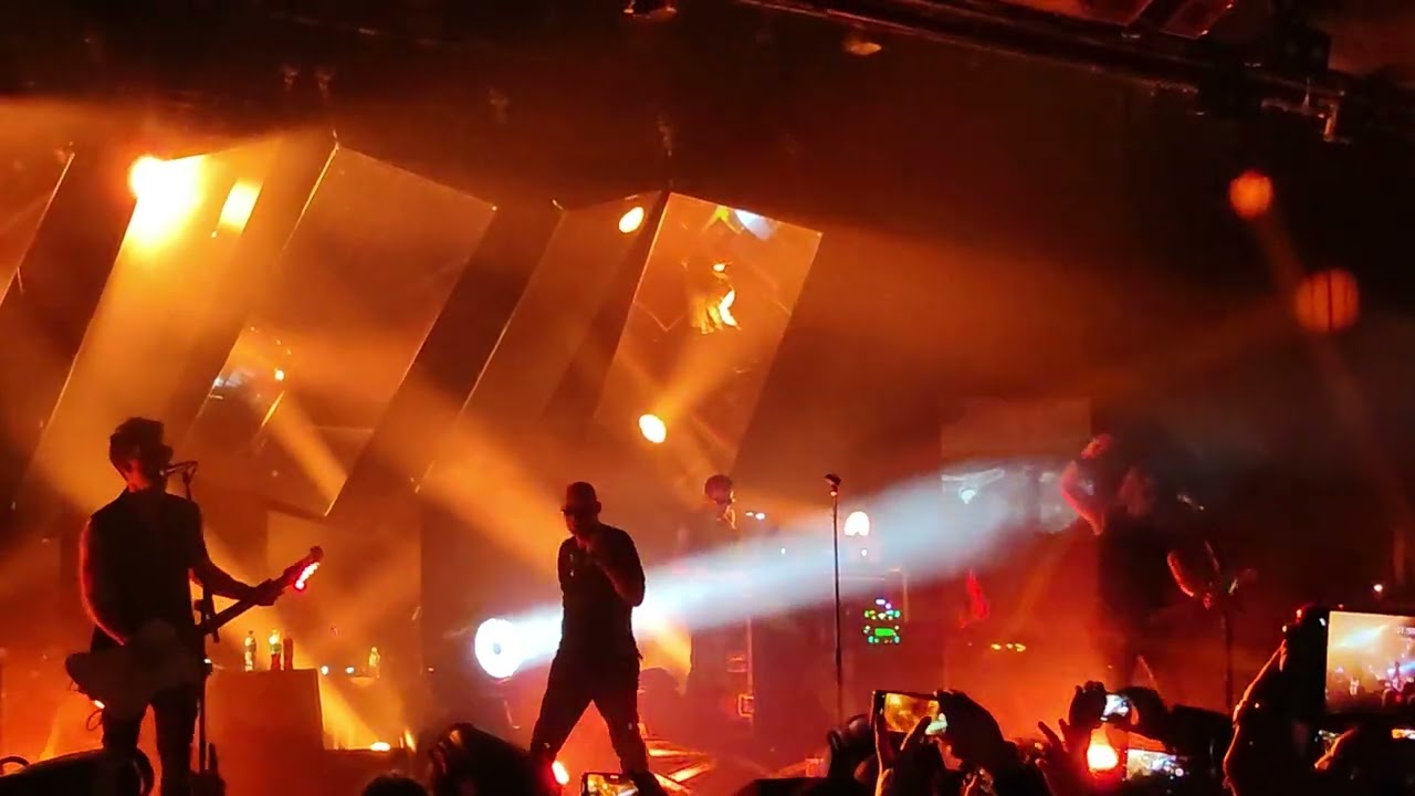 The Sisters of Mercy - More ( Live in Madrid sala la Riviera)