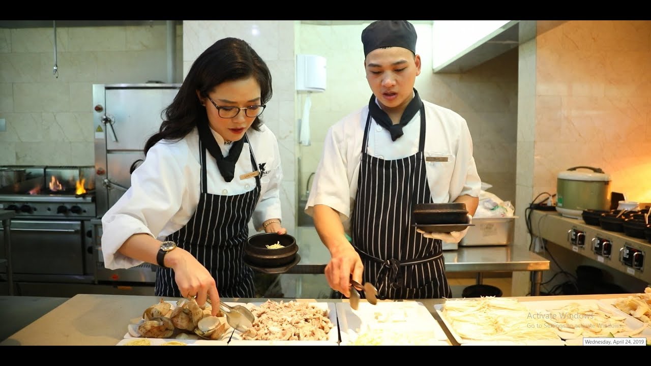 Việt Nam thức giấc: Công việc hậu trường tại khách sạn 5 sao (JW Marriott)