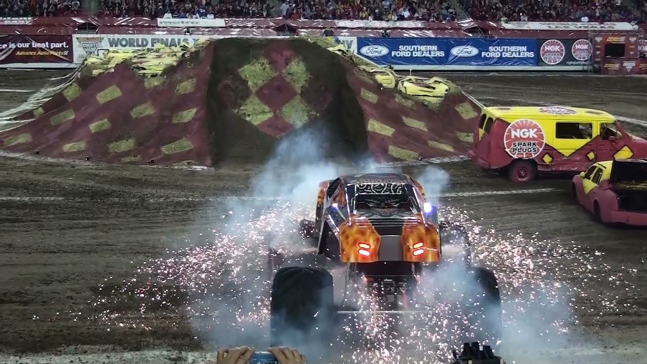 Max D Tom Meents Backflip Tampa 2013 Monster Jam