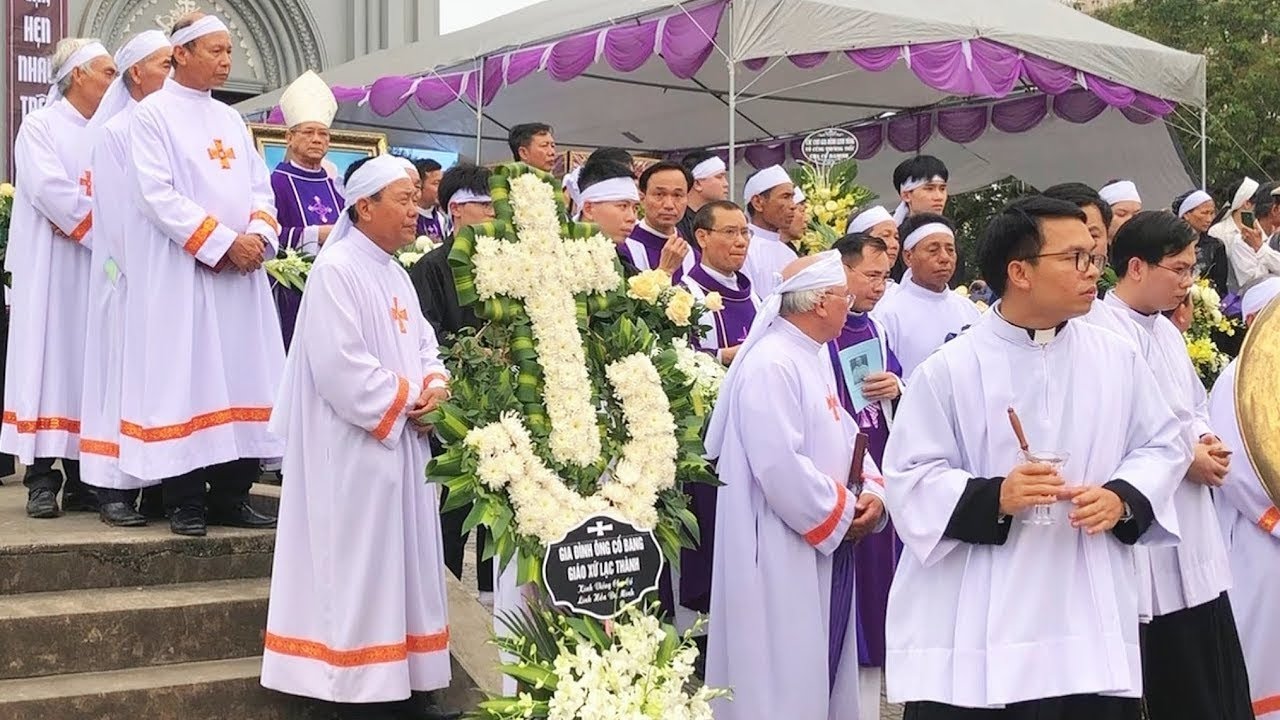 Di Quan Cha Cố Giuse Trần Đức Tâm Giáo Phận Bùi Chu Về Nơi Phần Mộ An Nghỉ Do Đức Cha Chủ Sự 