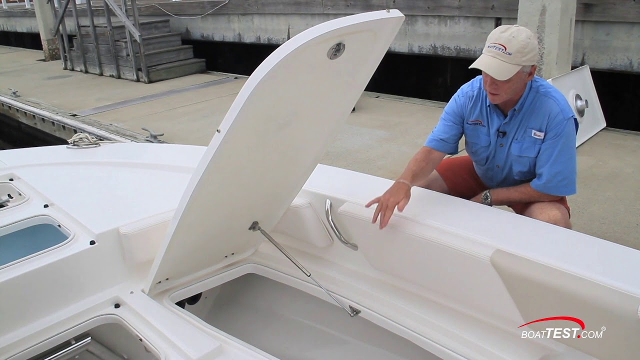 Boattest.com gives us a tour of the Robalo 246 Cayman SD!