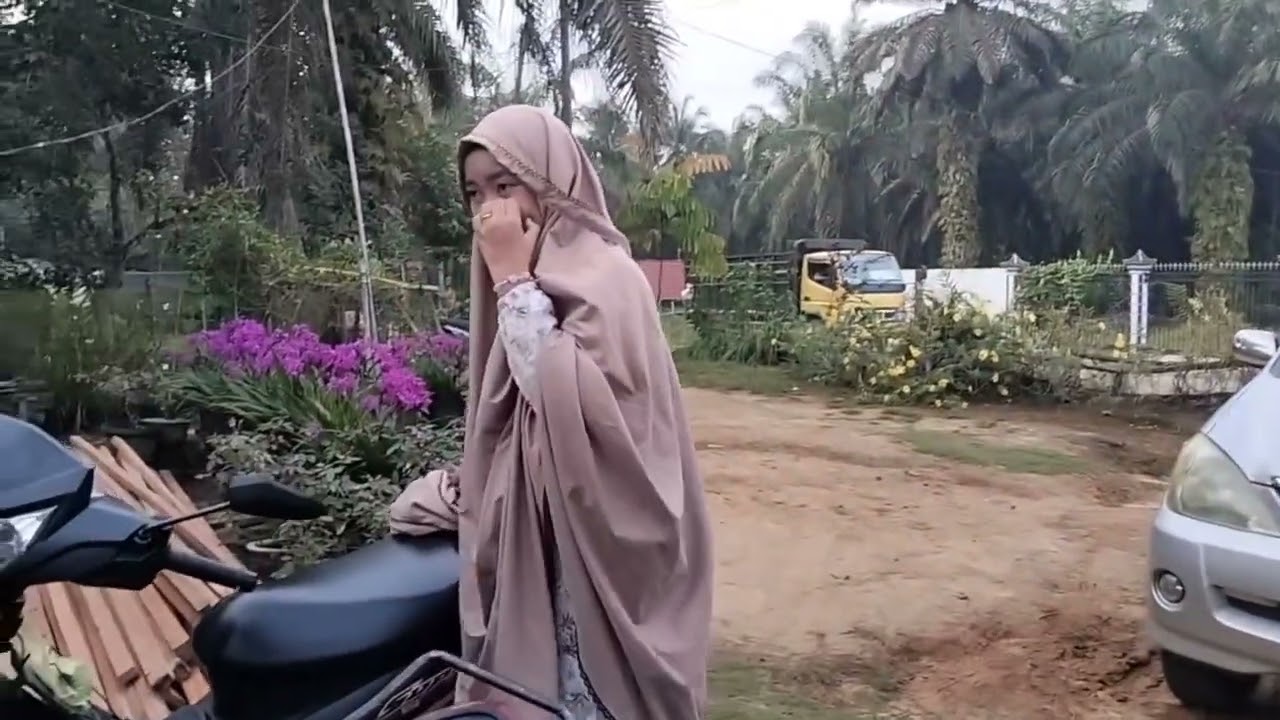 Pagi Kerja  Malam Hadiri Undangan 