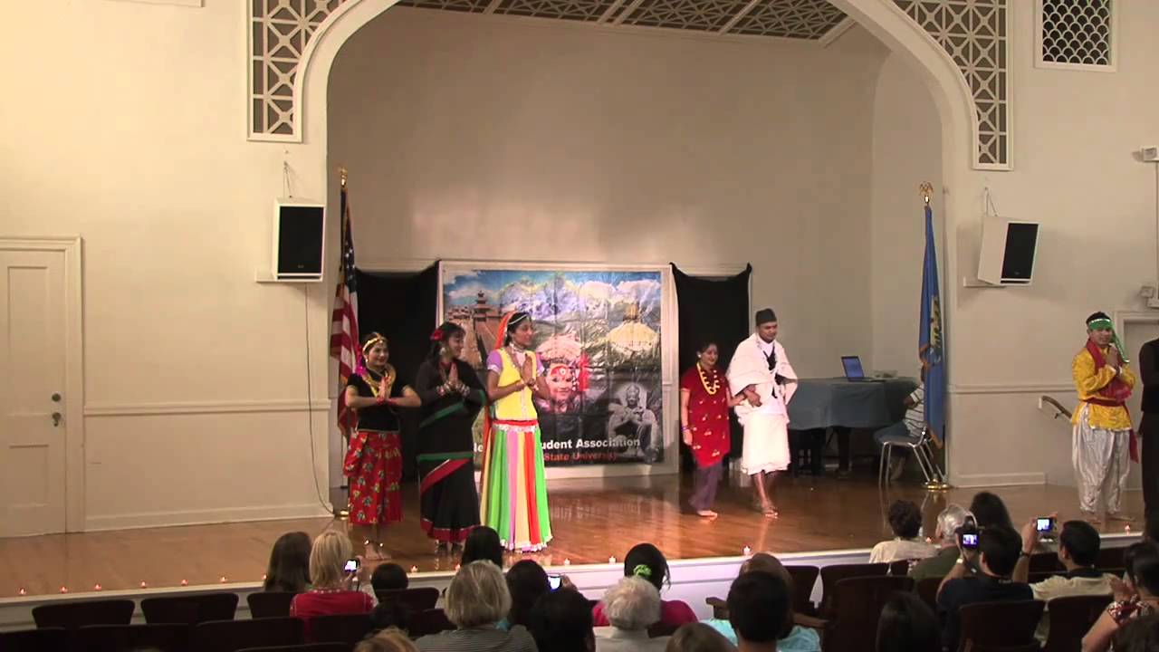 fashion show at sheerar museum