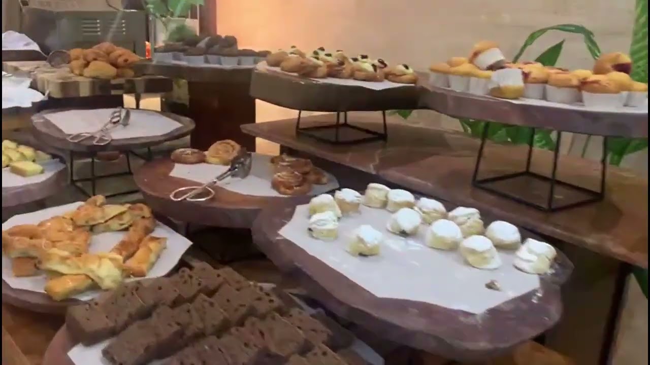 ארוחת בוקר במלון סבוי סיישל - Breakfast at the Savoy Seychelles Hotel