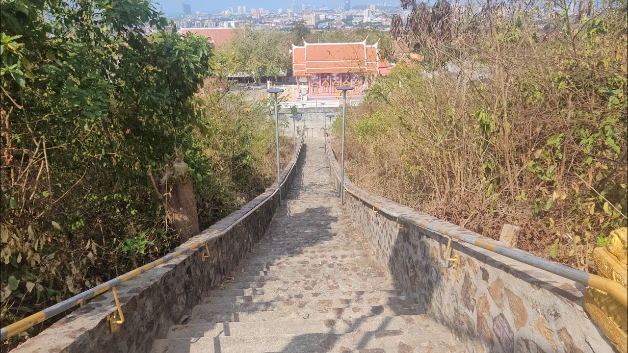Day 6 of 132 step challenge Wat Boon Sampham, Pattaya, Thailand 🇹🇭 