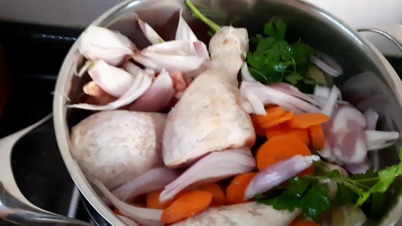 Kif issajjar il-brodu (chicken broth)