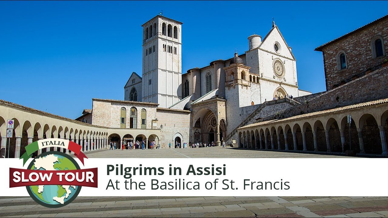 Pilgrims in Assisi at the Basilica of St. Francis | Italia Slow Tour
