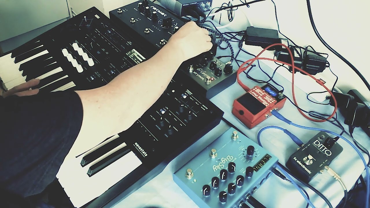 Live Ambient - 07.08.22 - (Korg Wavestate, Soma Cosmos, Strymon El Capistan & Big Sky, 2 x Loopers)