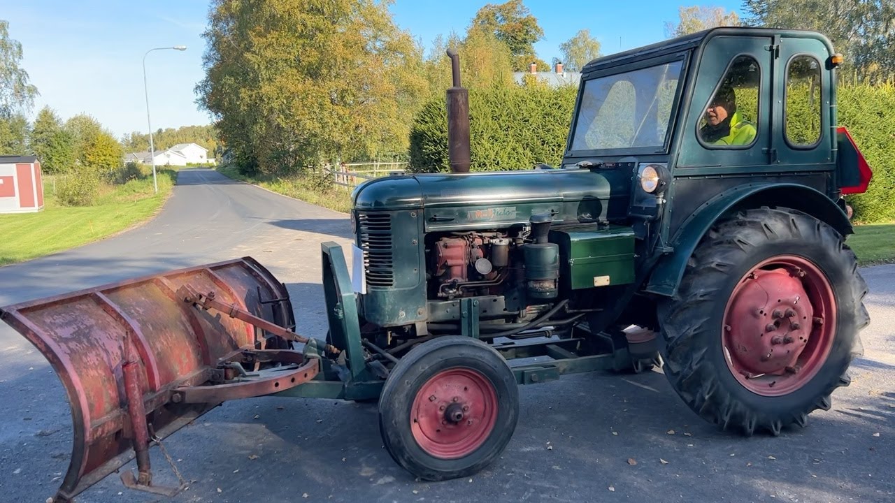 Köp Veterantraktor Bolinder-Munktell Victor Typ 230 med snöblad på Klaravik