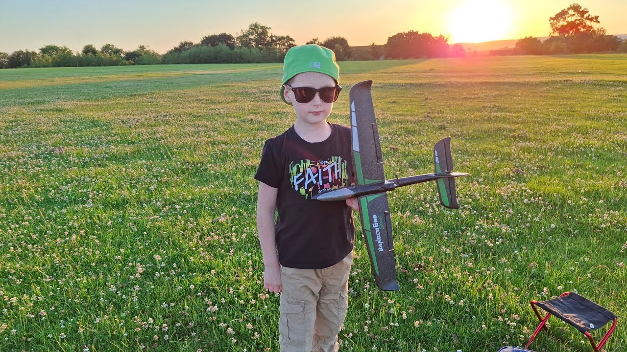 volantex ranger 600 stunt. maiden.. my sons new plane for helping me with the garden for 2 days.