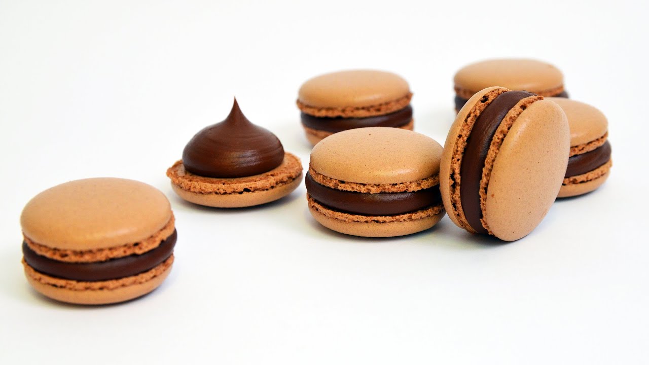 Macarons cu Ciocolata - Reteta pas cu pas | Robert Eisler