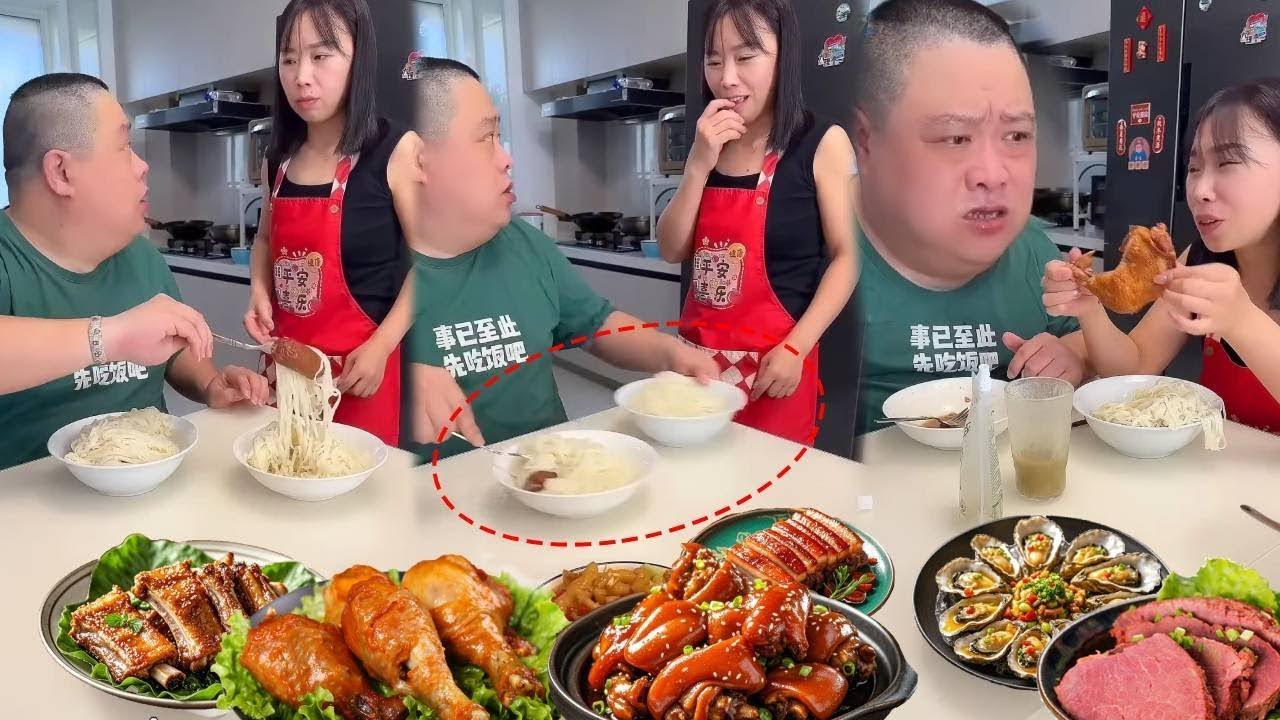 Ông chồng ích kỷ của tôi đã lấy mất xúc xích của tôi, nhưng tôi vẫn còn một ít gà quay.