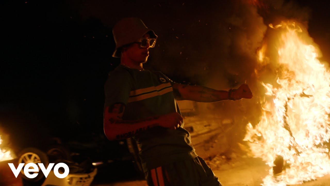 Larry - Booster (Clip officiel)