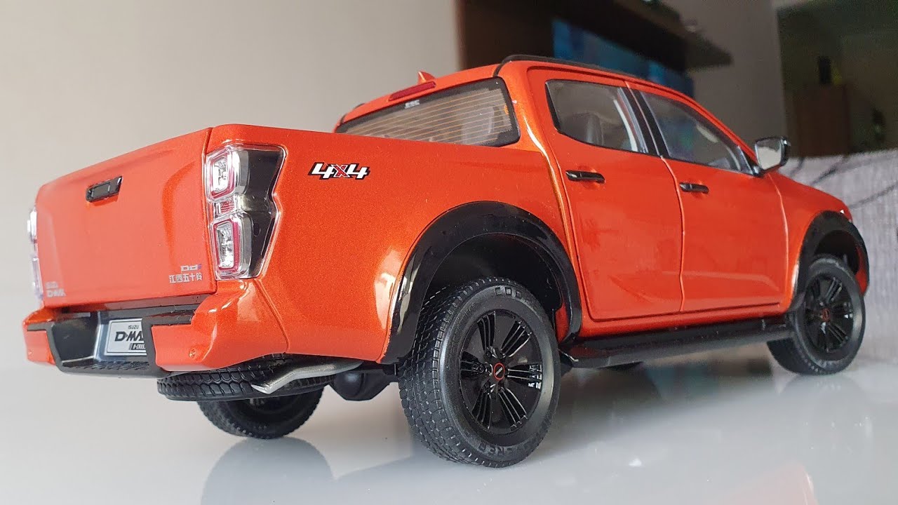 Pickup isuzu dmx 1/18 unboxing em miniatura 