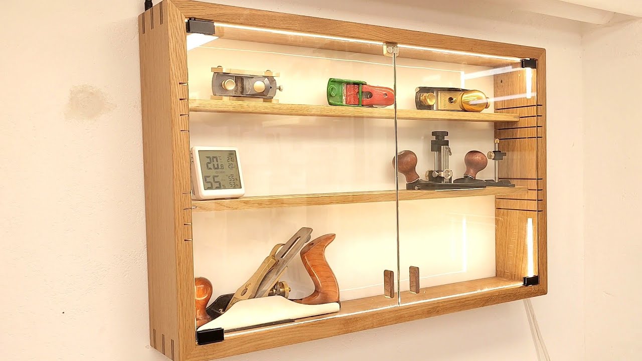 Building a modern Showcase for my Handplanes