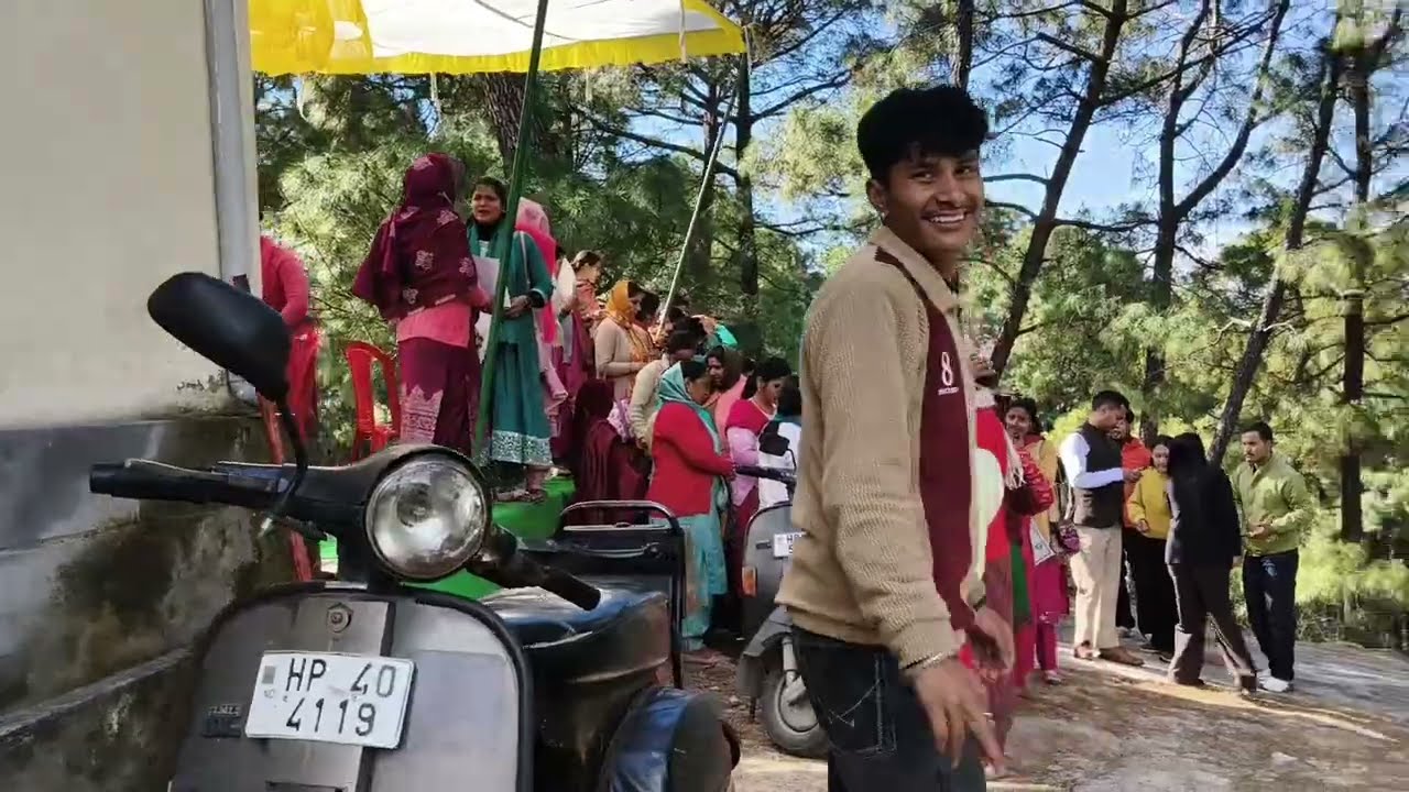 बिजली की तारों का बदलना और वन विभाग का कैंप 