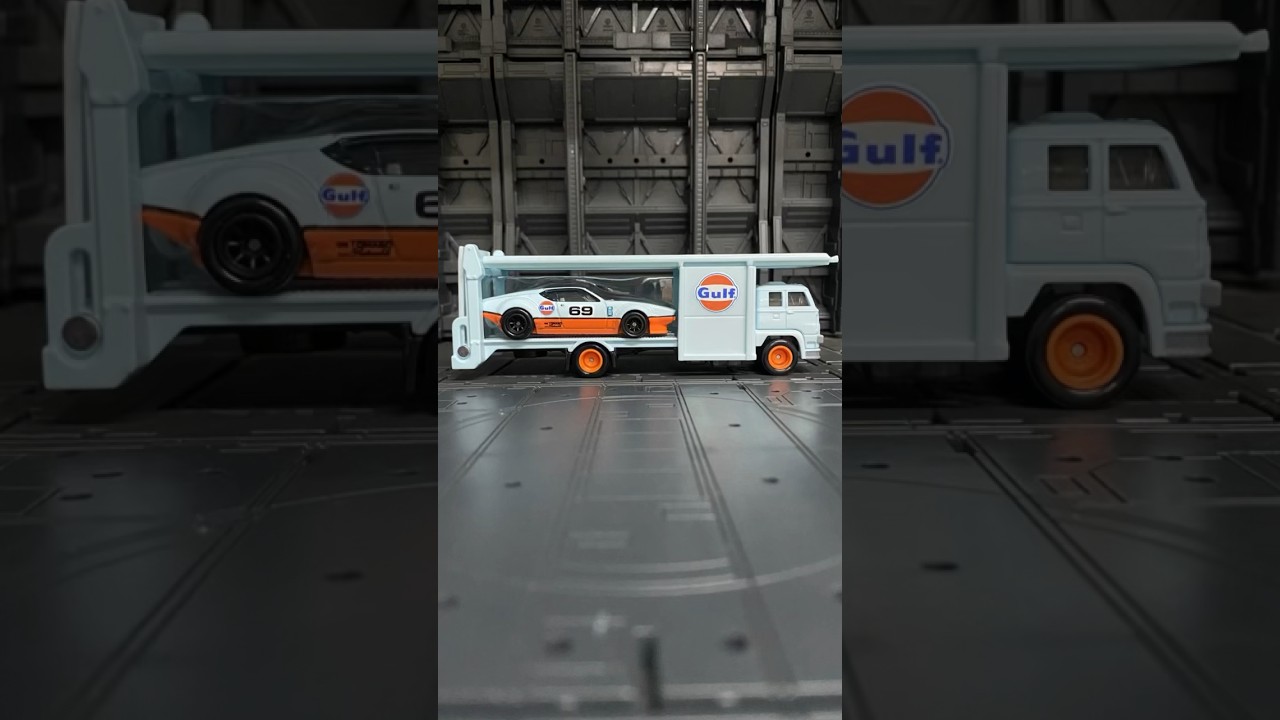 Hot Wheels Team Transport 2023 - Gulf De Tomaso Pantera Gruppo 4 with Second Story Lorry