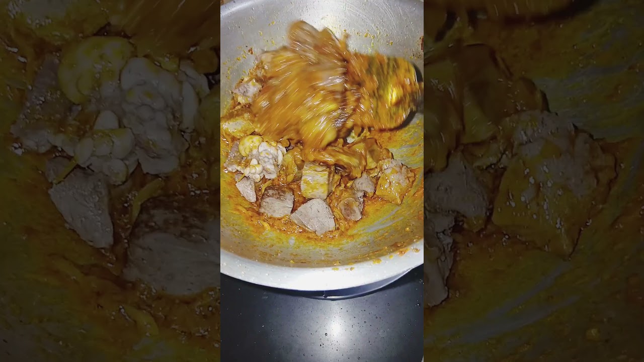 সেহরির  জন্য রান্না হচ্ছে