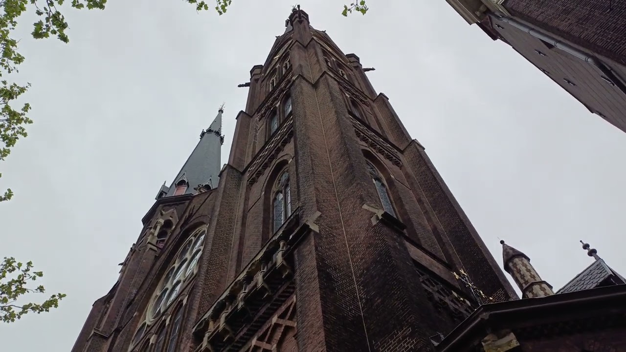 Delft NL kerkklokken Maria van Jessekerk volgelui