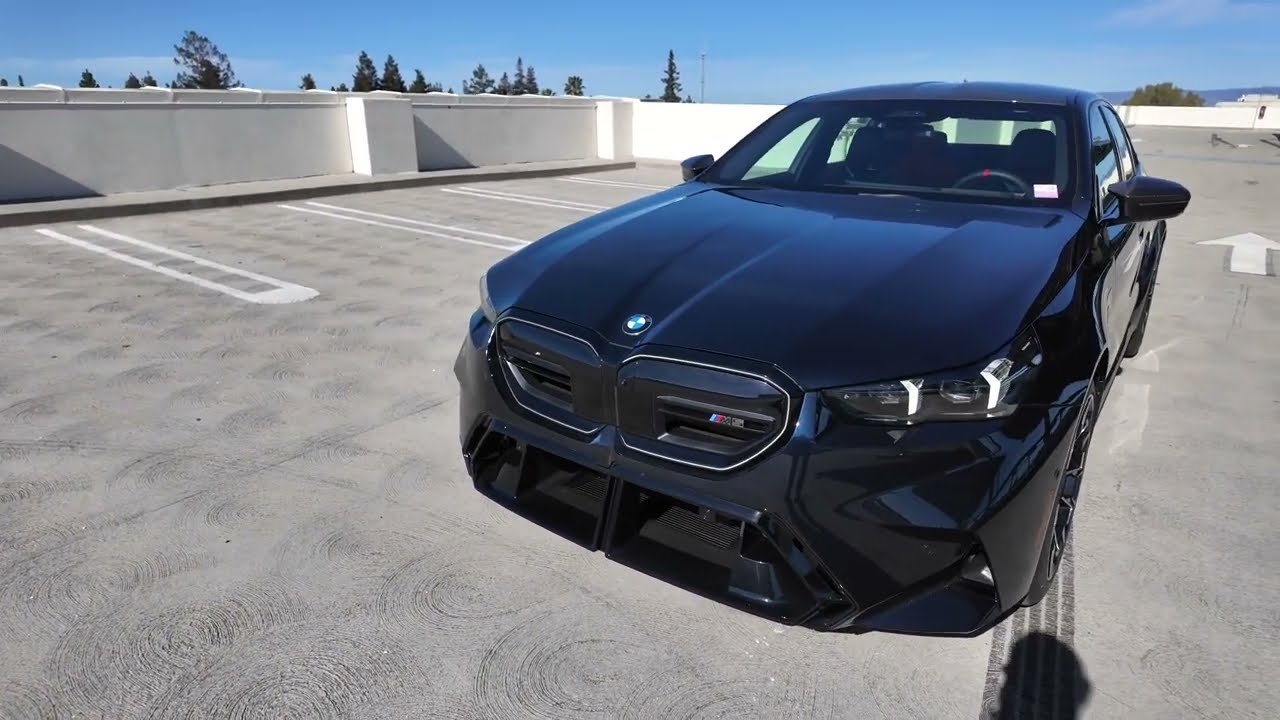 Introducing the 2025 M5 in Carbon Black | 4K