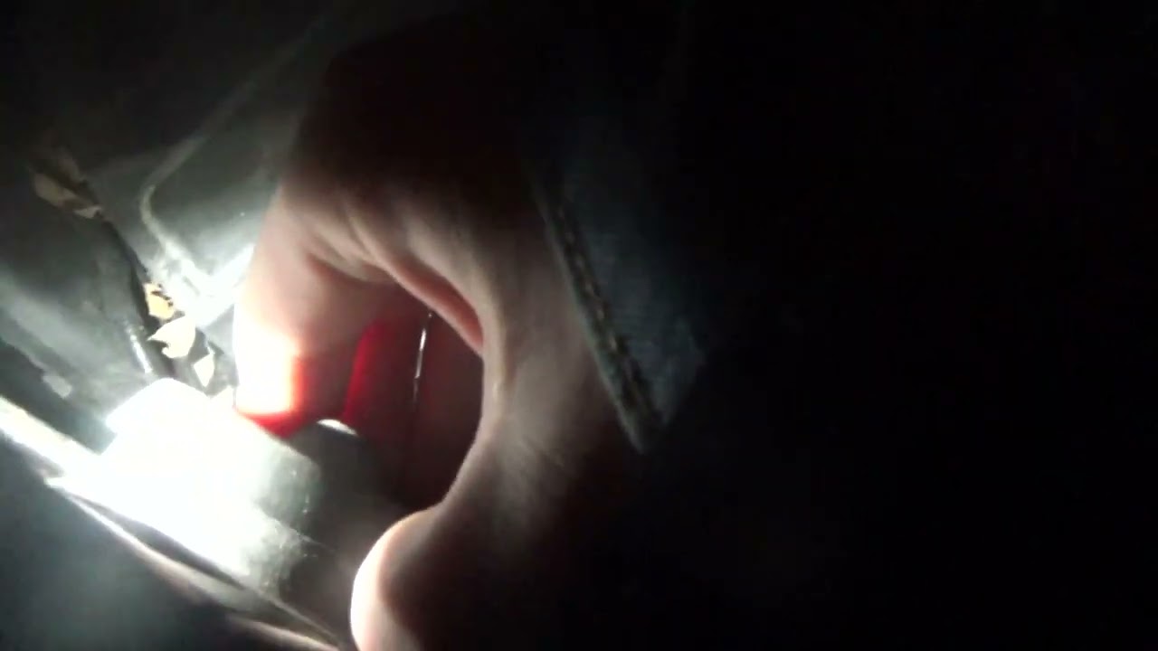 i am replacing the headlight bulbs in my 2015 ford edge