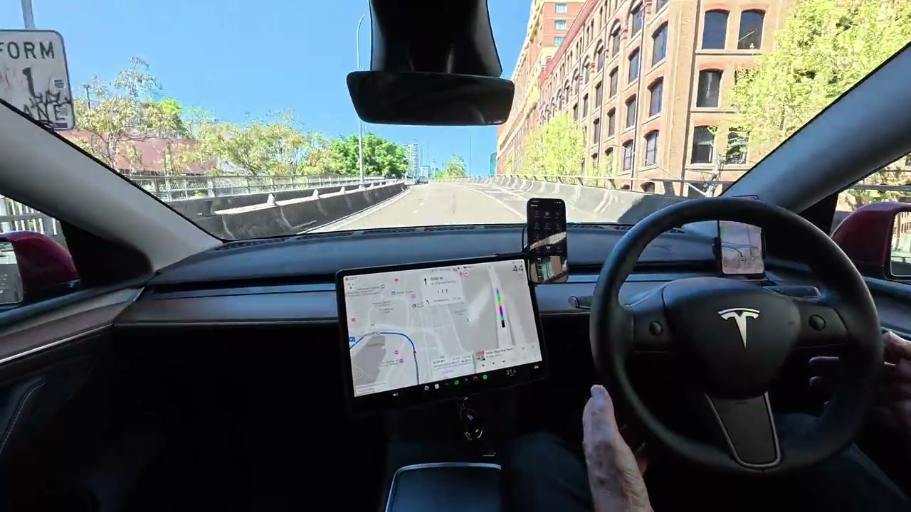 Sydney Uber Tesla FSD, Pyrmont to North Sydney via the Sydney Harbour Bridge