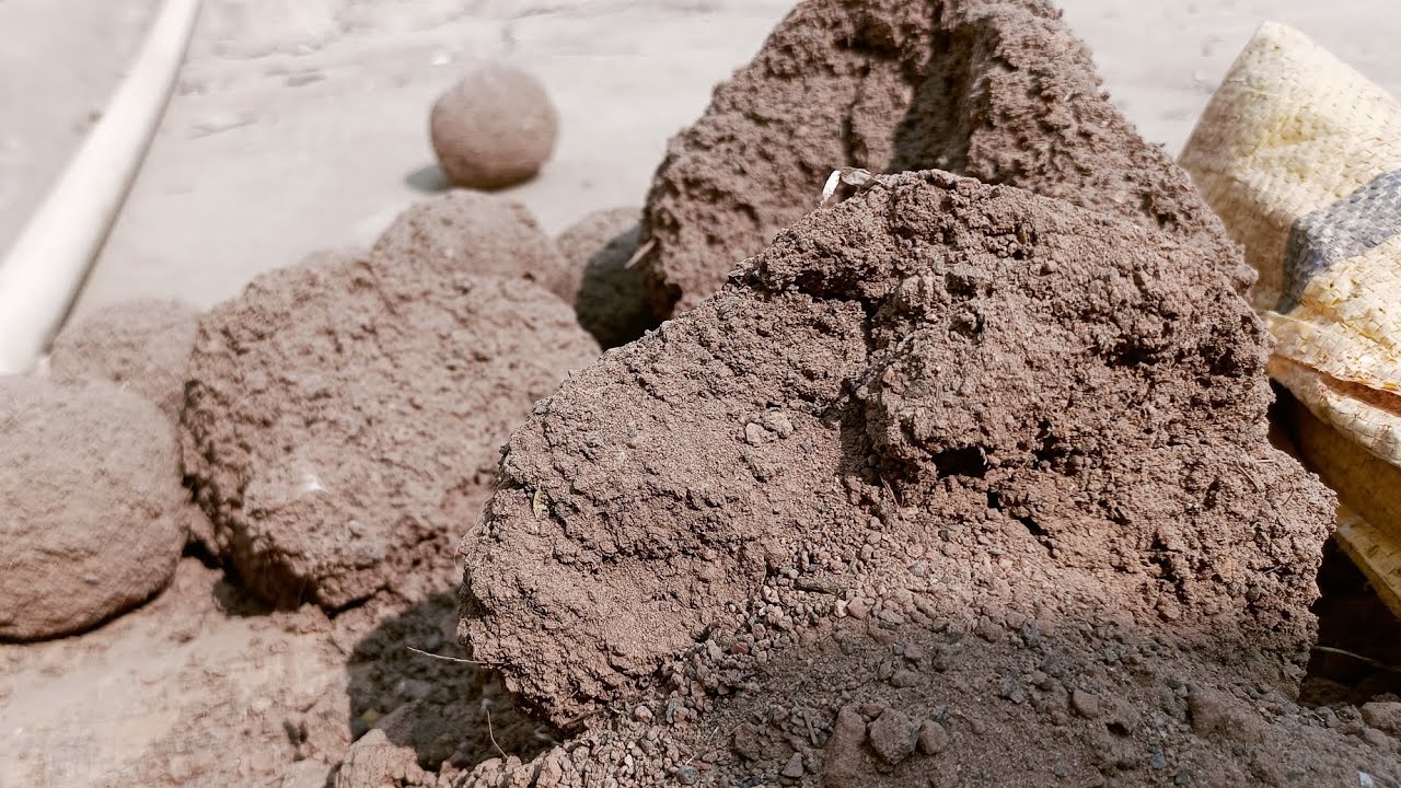 vlog part 1 of cleaning 🧹 and crumbling satisfying sweeping #crumblinghubasmr #gymchalk #asmrsounds