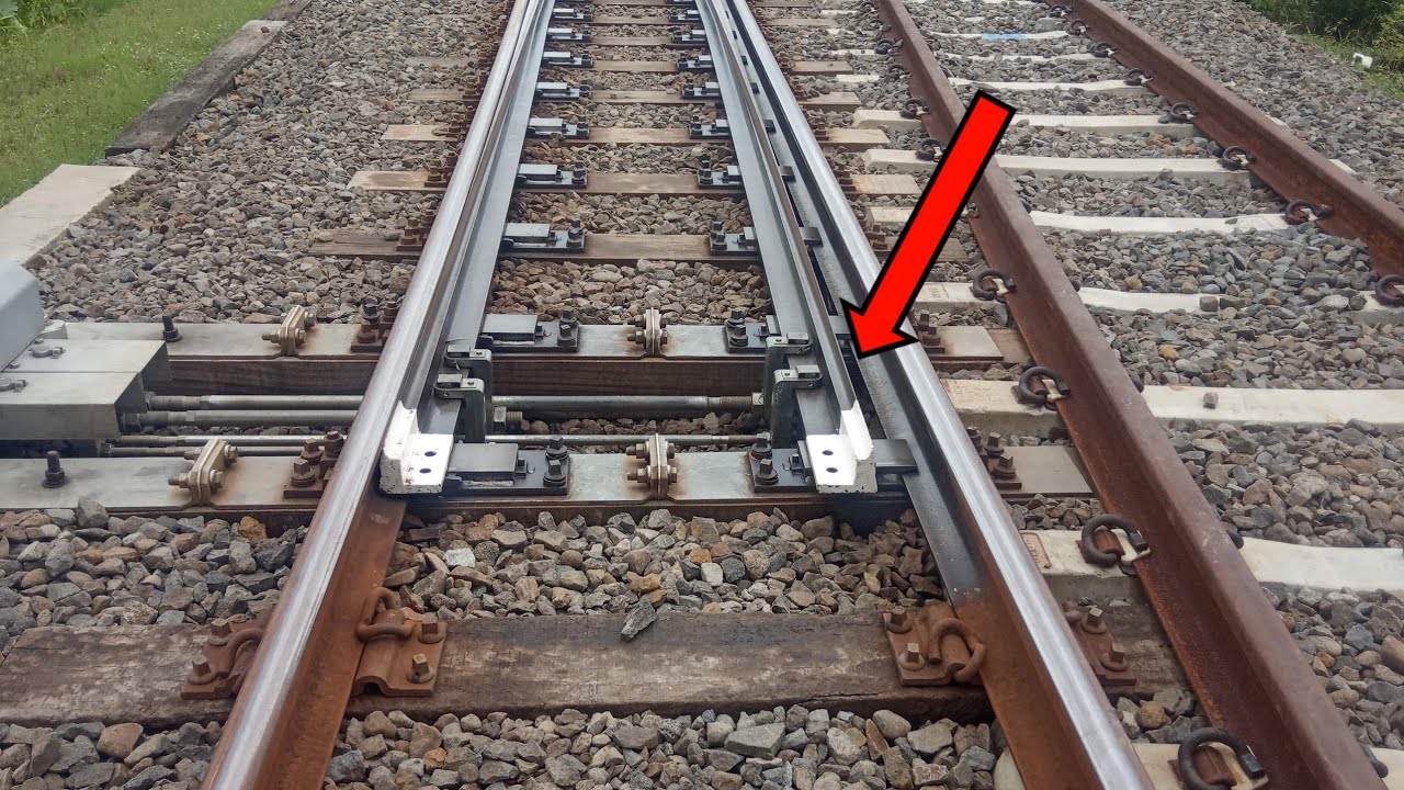 MELIHAT PROSES PERGESERAN WESEL REL KERETA API❗