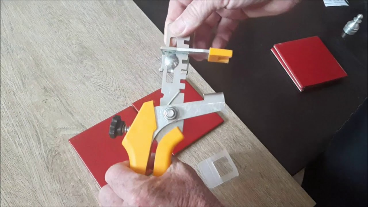 Como funciona o alicate para nivelar pisos.