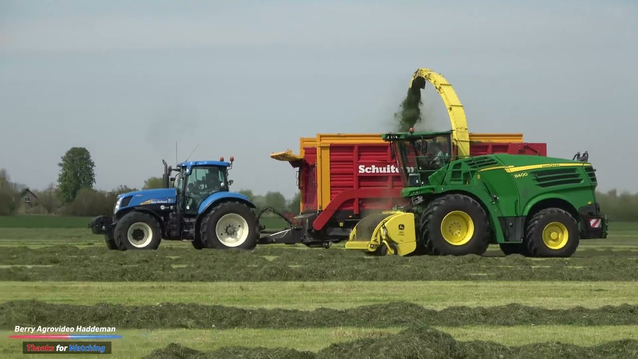 Gras harken Claas 410 Arion, oprapen en inkuilen bij familie van Eek | New Holland T7030 pure sound!