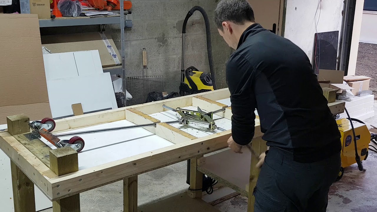 Roues retractables sous etabli (Retractable wheels under workbench)