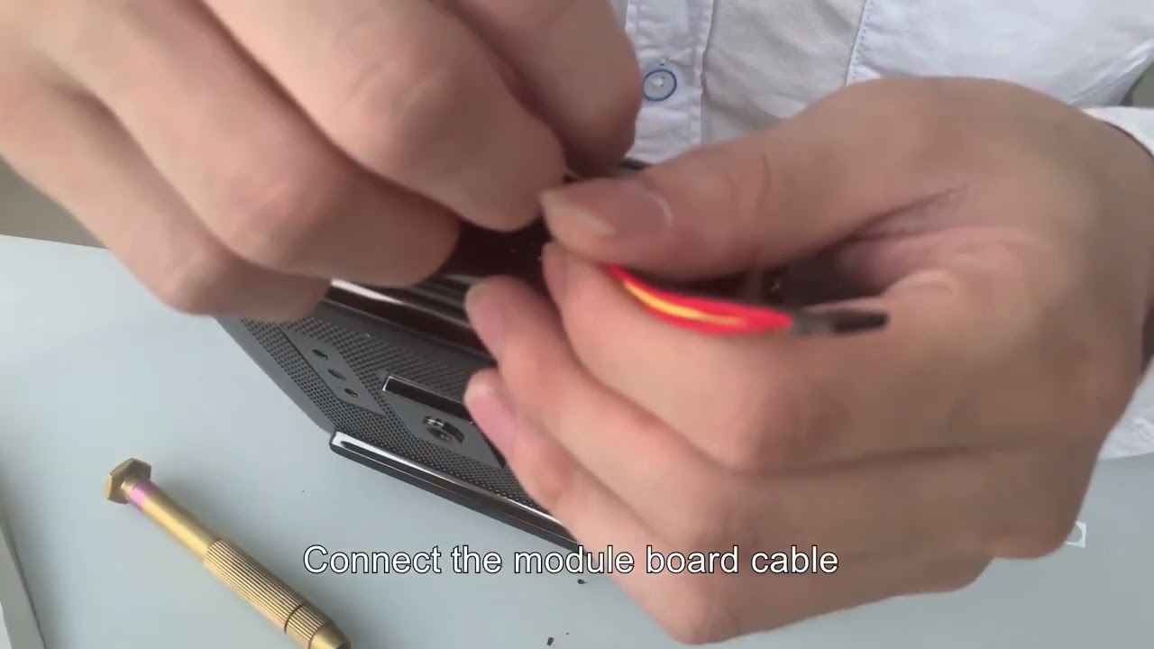 Philips PicoPix Max | How to Change the Battery