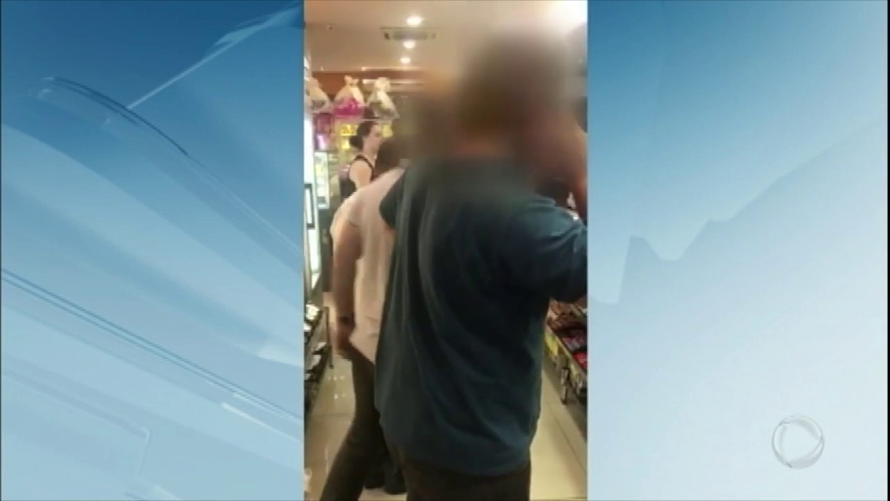 Cliente é agredido ao reclamar do valor da conta em padaria
