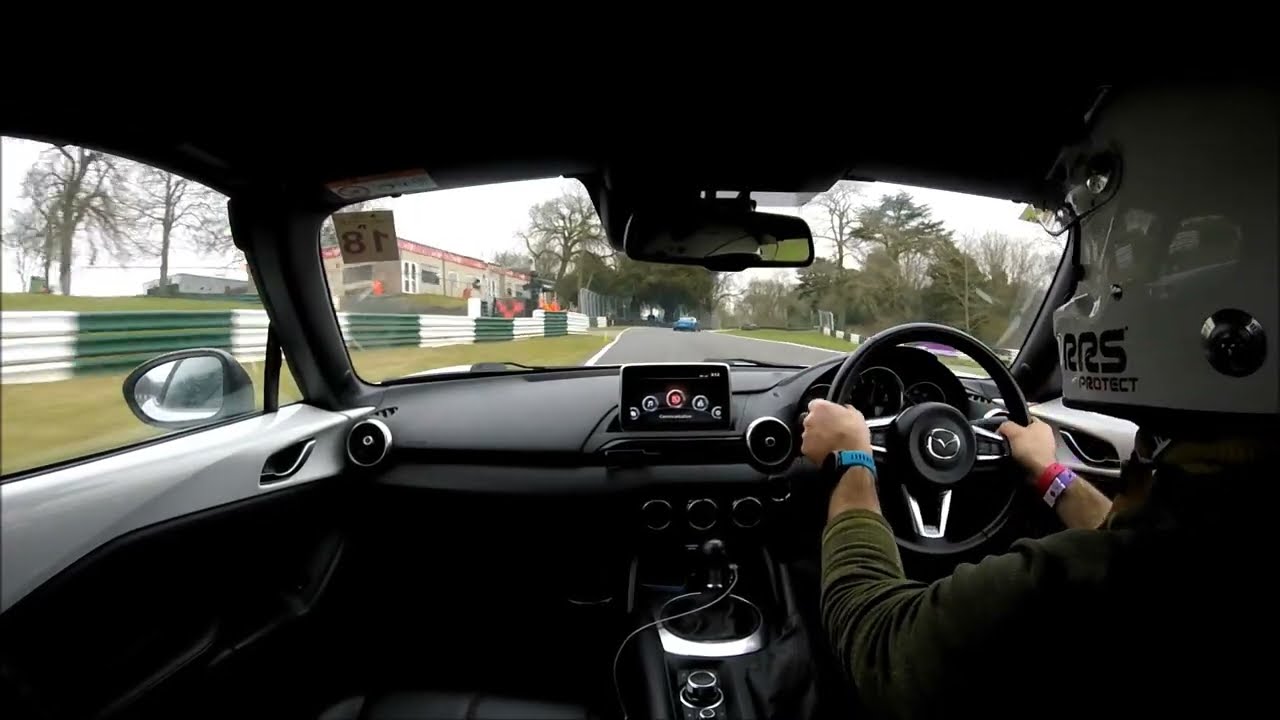 MX5 ND BBR 200 trying to keep up with a Alpine A110 - Cadwell Park trackday