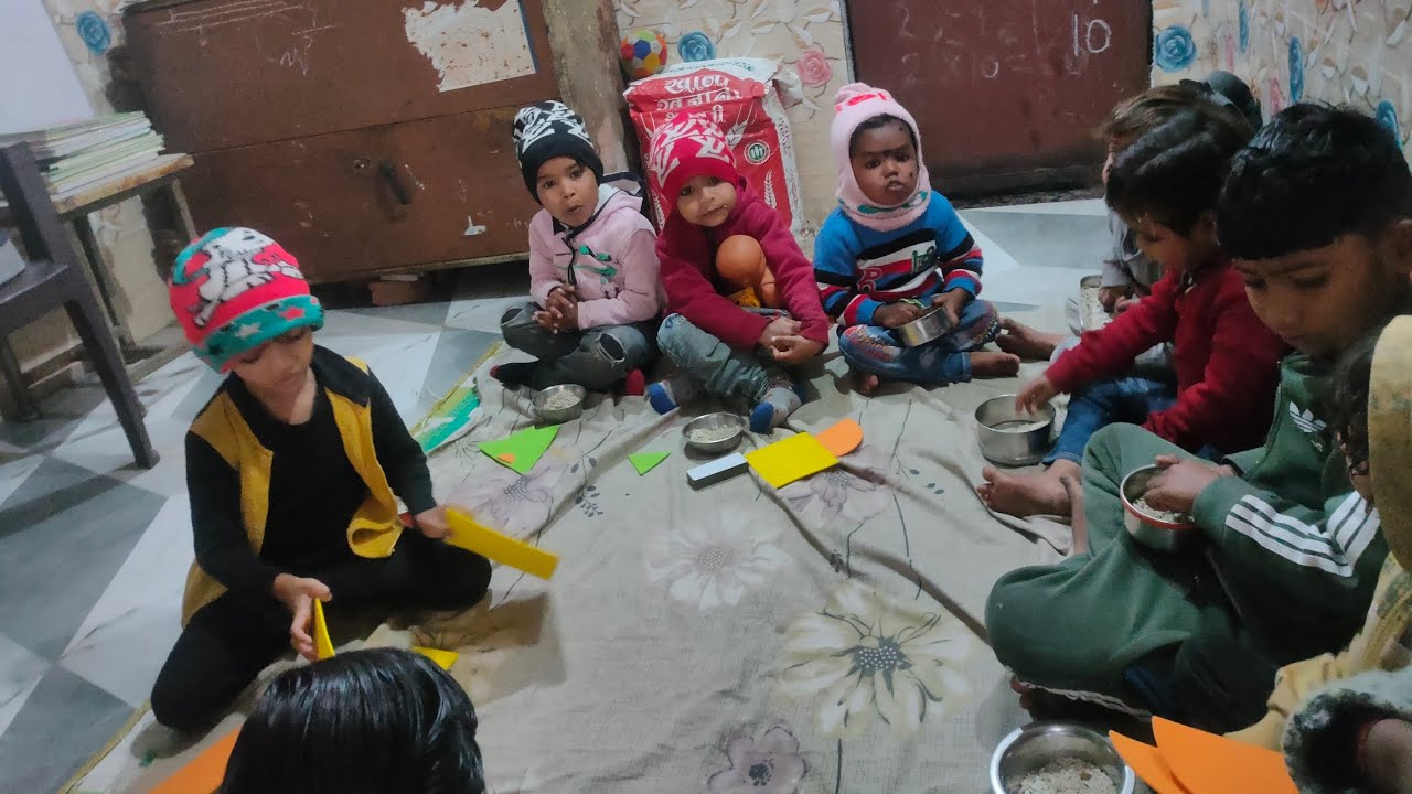 Meri jindagi ke kuch pal ghr anganwadi family ke sath 
