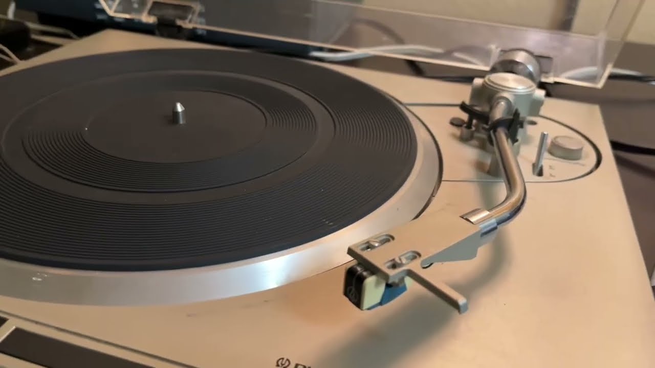 Repair Of Vintage Pioneer PL-300 Direct Drive Turntable And The Classic Pioneer Tonearm Stub Failure