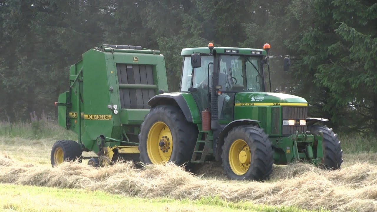 John Deere 7610 Baling w/ John Deere 590 Baler | Old School Baling | Danish Agriculture