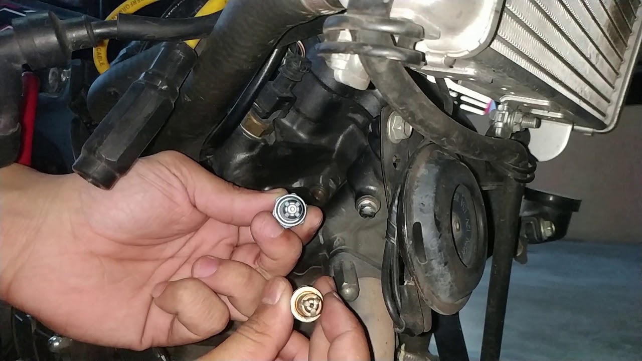 benelli RFS150i | triple spark plug change