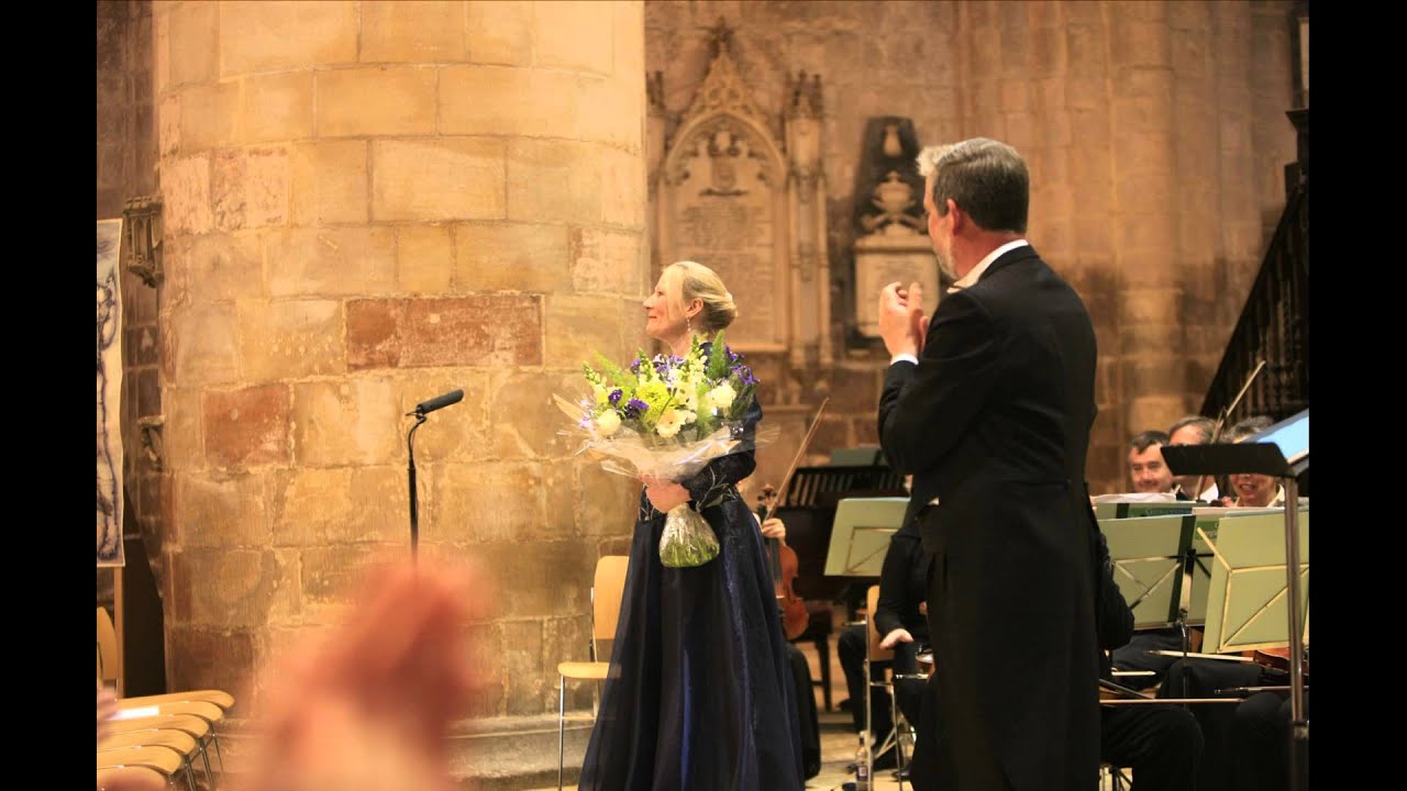 Lesley-Jane Rogers singing Richard Strauss' 'Morgen'