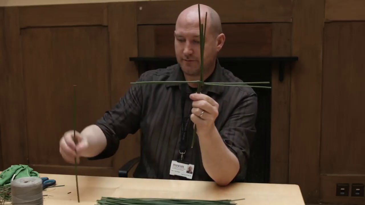How To Make a 4 Armed St Brigid's Cross with Rushes