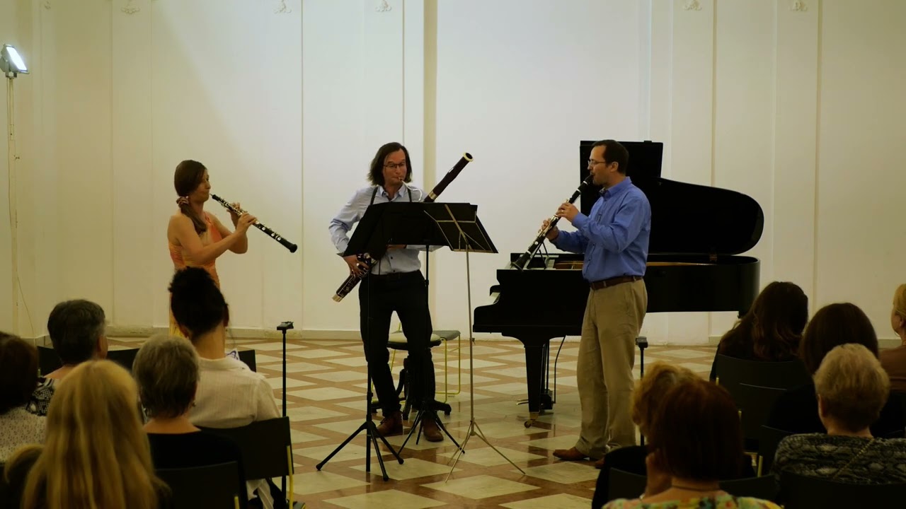 Evžen Z&aacute;mečn&iacute;k: Tři grotesky - Alegretto scherzando, Allegretto, Allegro - Trio Aperto